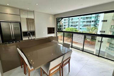 Apartamento &agrave; venda - 95m&sup2; - Meia Praia