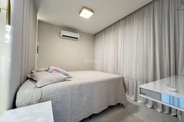 Apartamento &agrave; venda - 197m&sup2; - Meia Praia