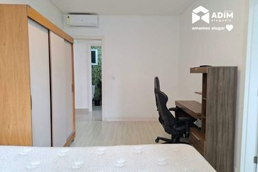 Apartamento para alugar - 134m&sup2; - Meia Praia