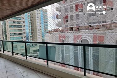 Apartamento para alugar - 140m&sup2; - Meia Praia