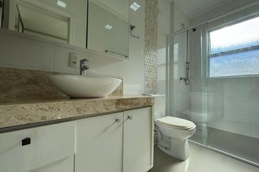 Apartamento &agrave; venda - 180m&sup2; - Meia Praia