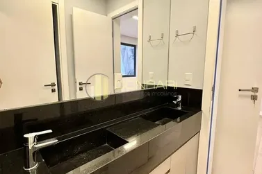 Apartamento &agrave; venda - 86m&sup2; - meia praia