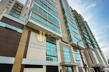Apartamento &agrave; venda - 193m&sup2; - Meia Praia