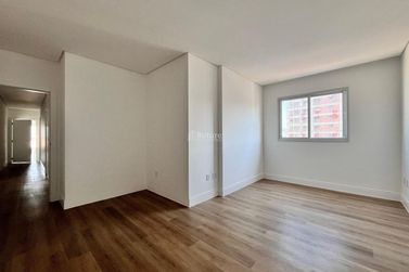 Apartamento &agrave; venda - 160m&sup2; - Centro