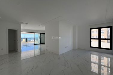 Apartamento &agrave; venda - 210m&sup2; - Centro