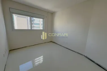 Apartamento &agrave; venda - 197m&sup2; - Centro