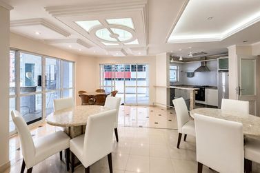 Apartamento &agrave; venda - 126m&sup2; - Centro