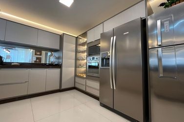 Apartamento &agrave; venda - 229m&sup2; - Meia Praia