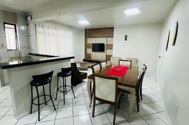 Apartamento &agrave; venda - 130m&sup2; - Meia Praia