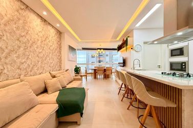 Apartamento &agrave; venda - 129m&sup2; - Meia Praia