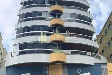 Apartamento &agrave; venda - 235m&sup2; - Meia Praia