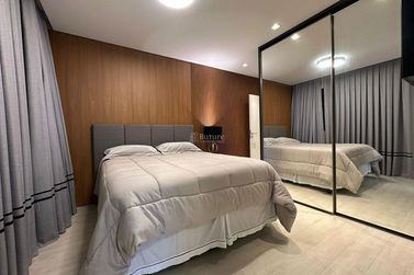 Apartamento &agrave; venda - 187m&sup2; - Meia Praia