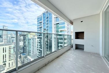Apartamento &agrave; venda - 132m&sup2; - Meia Praia