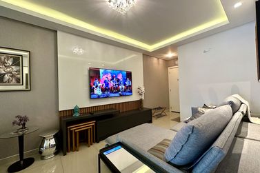 Apartamento &agrave; venda - 122m&sup2; - Meia Praia