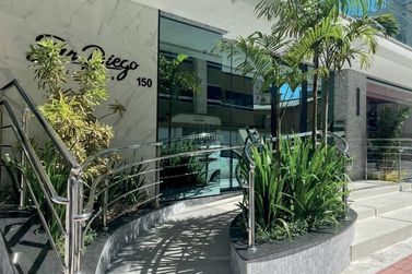 Apartamento &agrave; venda - Meia Praia
