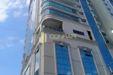 Apartamento &agrave; venda - 138m&sup2; - Centro