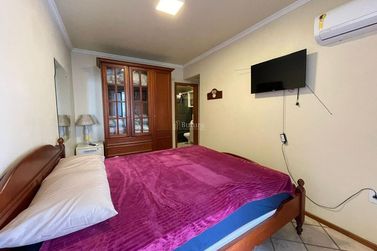 Apartamento &agrave; venda - 80m&sup2; - Meia Praia