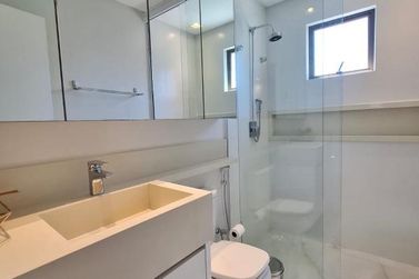 Apartamento para alugar - 145m&sup2; - Meia Praia