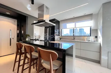 Apartamento &agrave; venda - 101m&sup2; - Pereque