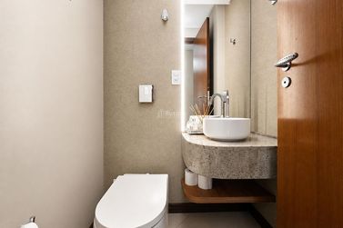 Apartamento &agrave; venda - 170m&sup2; - Meia Praia