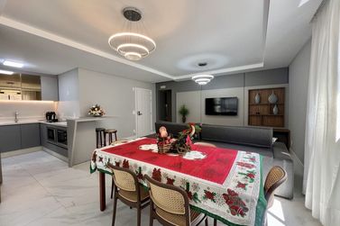Apartamento &agrave; venda - 118m&sup2; - Meia Praia