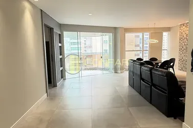 Apartamento &agrave; venda - 188m&sup2; - Meia Praia