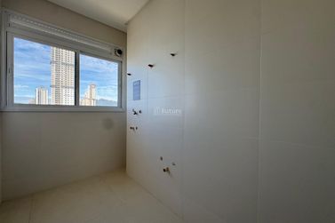 Apartamento &agrave; venda - 180m&sup2; - Meia Praia