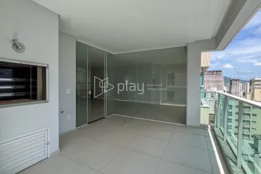 Apartamento &agrave; venda - 160m&sup2; - Meia Praia