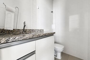 Apartamento &agrave; venda - 208m&sup2; - Meia Praia
