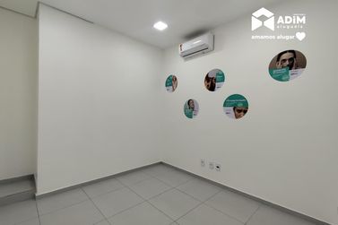 Sal&atilde;o Comercial para alugar - 180m&sup2; - Centro