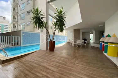 Apartamento &agrave; venda - 115m&sup2; - Meia Praia