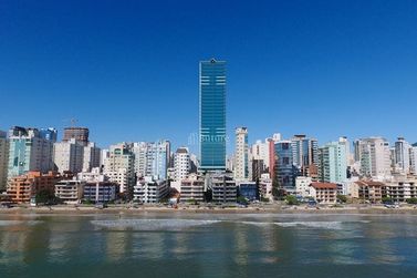 Apartamento &agrave; venda - 199m&sup2; - Meia Praia
