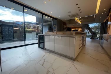 Casa &agrave; venda - 650m&sup2; - Regi&atilde;o das Praias