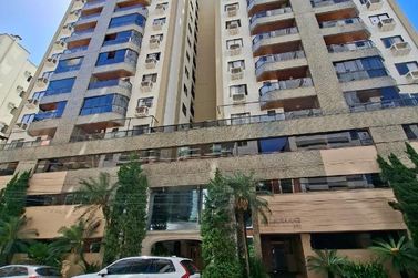 Apartamento para alugar - 124m&sup2; - Centro