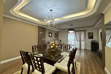 Apartamento para alugar - 170m&sup2; - Meia Praia