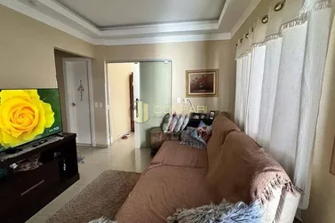 Casa &agrave; venda - 250m&sup2; - Casa Branca