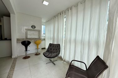 Apartamento &agrave; venda - 110m&sup2; - Meia Praia