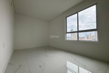 Apartamento &agrave; venda - 159m&sup2; - Meia Praia