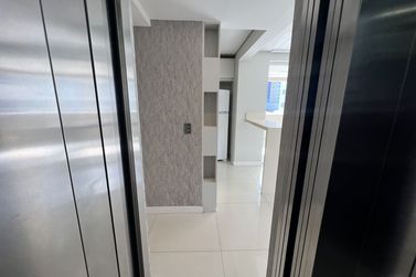 Apartamento &agrave; venda - 100m&sup2; - Meia Praia