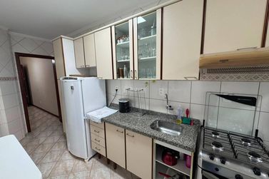 Apartamento &agrave; venda - 137m&sup2; - Meia Praia