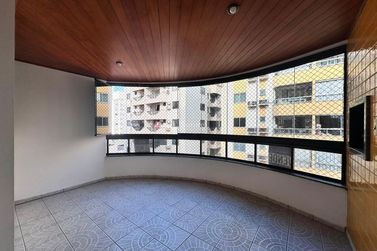 Apartamento &agrave; venda - 93m&sup2; - Centro
