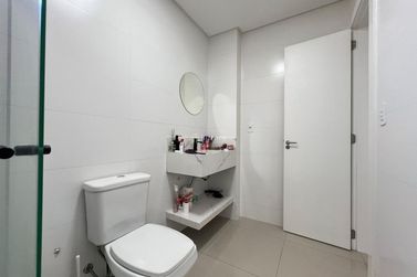 Apartamento &agrave; venda - 106m&sup2; - Meia Praia
