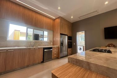 Casa &agrave; venda - 360m&sup2; - Centro
