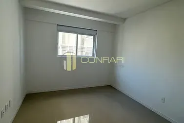 Apartamento &agrave; venda - 113m&sup2; - Meia Praia