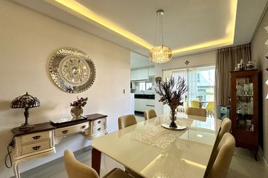 Apartamento &agrave; venda - 122m&sup2; - Meia Praia