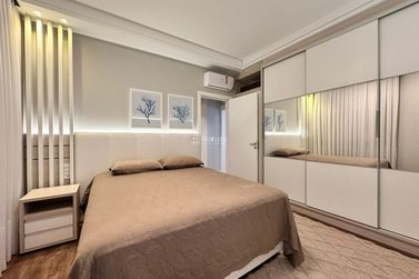 Apartamento &agrave; venda - 130m&sup2; - Meia Praia