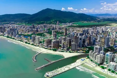 Apartamento &agrave; venda - 95m&sup2; - Meia Praia