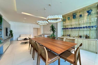 Apartamento &agrave; venda - 190m&sup2; - Meia Praia