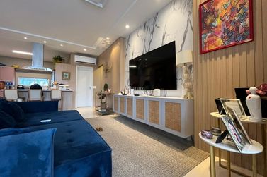 Apartamento &agrave; venda - 145m&sup2; - Meia Praia