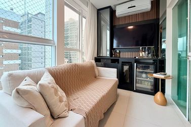 Apartamento &agrave; venda - 141m&sup2; - Meia Praia